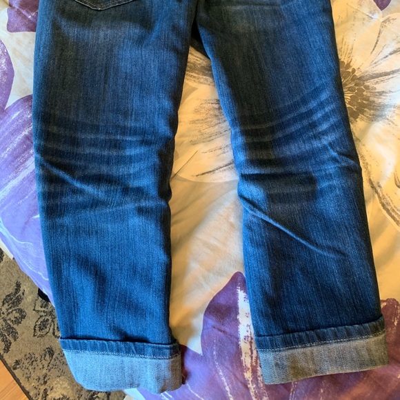 Daisy Fuentes distressed jeans - Picture 5 of 8